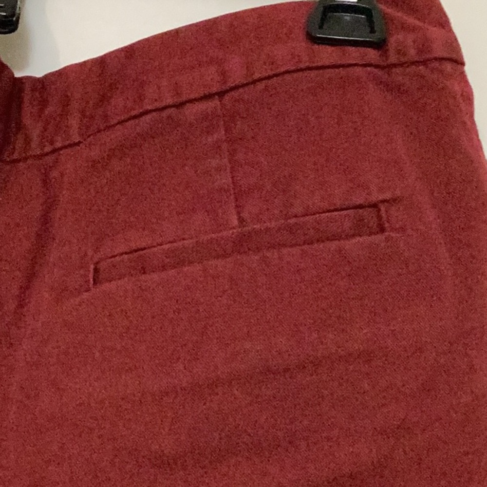 J. Crew chinos 100% cotton shorts, cranberry color, size 4 - Picture 4 of 6